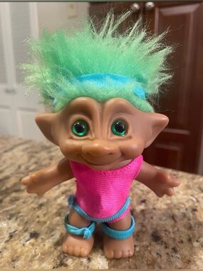 Ace Novelty Workout Exercise Troll 4” green Hair Pink Blue Outfit Leotard